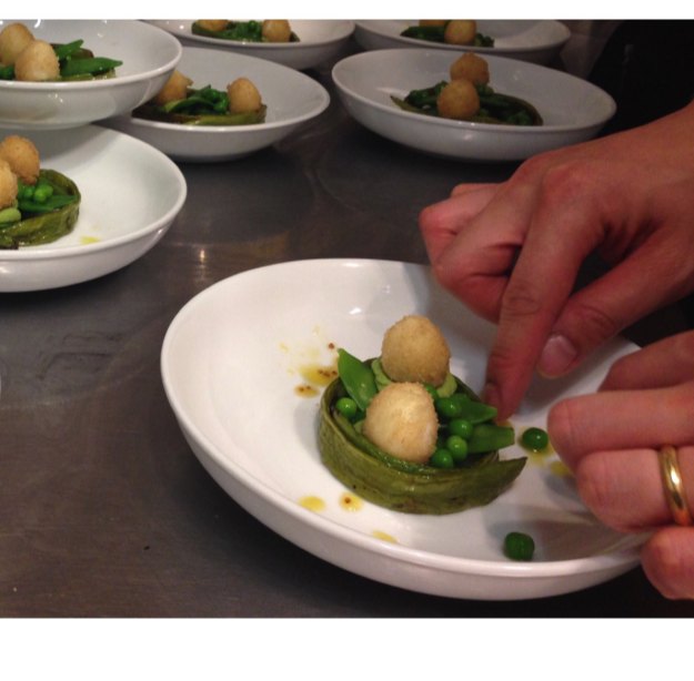 Bean salad with quail eggs